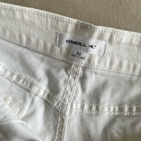 NWOT O’Neill Womens White Denim Cutoff Shorts - Picture 4 of 4